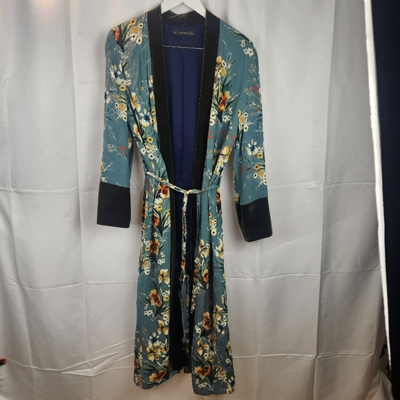 Zara Floral Blue Kimono Jacket - Picture 3 of 10